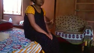 Young lucknow bhabhi exposing her boobs from nighty
