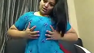 pakistani busty babe on webcam masturbating